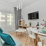 Modern Kosciuszki With Free Garage By Renters Breslavia