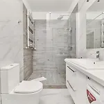 Modern Kosciuszki With Free Garage By Renters *