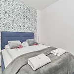 Modern Kosciuszki With Free Garage By Renters Apartamento